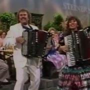 Una Dolores Accordion Mix