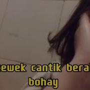 Cewek Cantik Berak